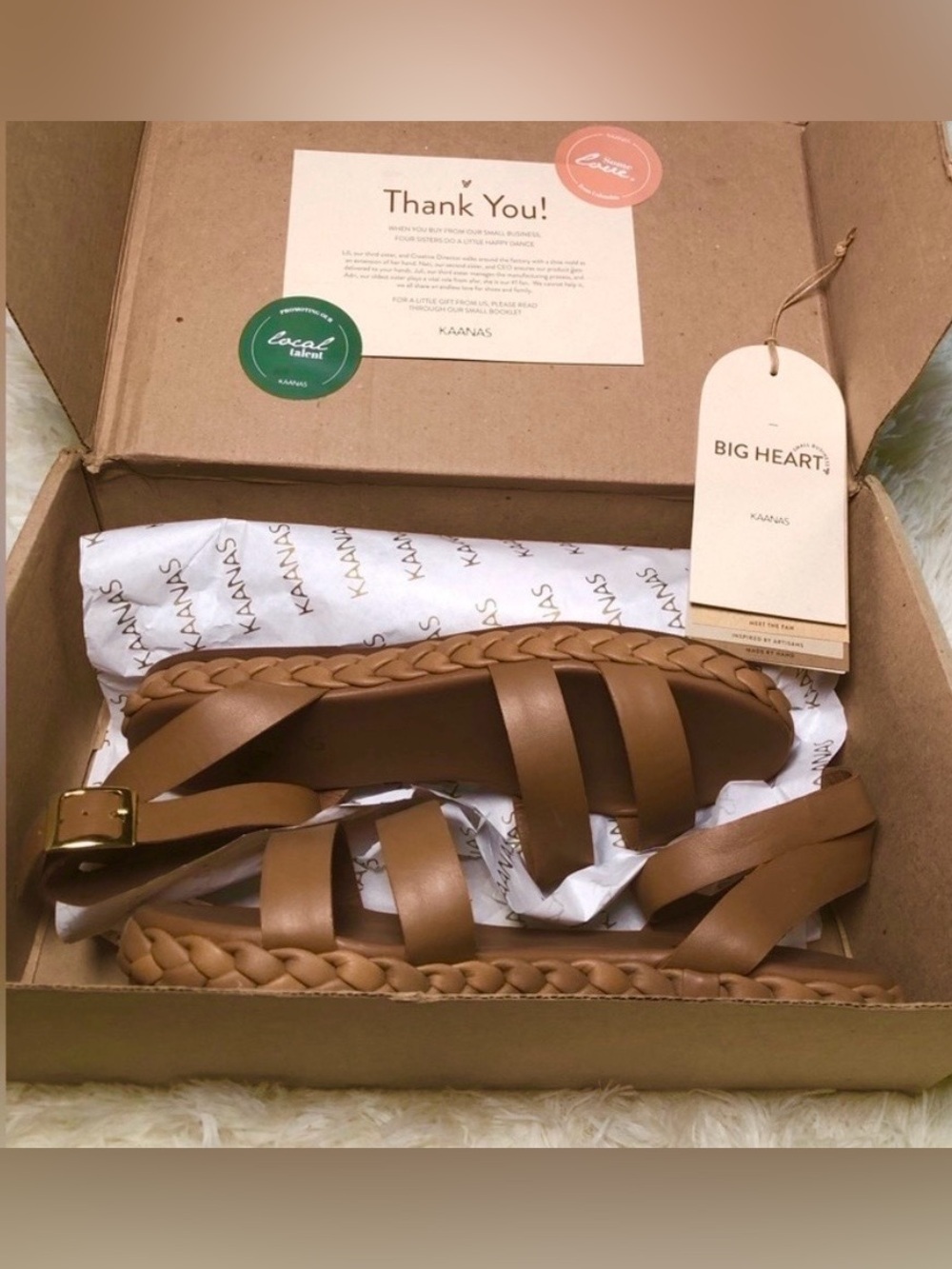 Kaanas Women Sandals Caramel NWT NWB SIZE 7 - Picture 2 of 16